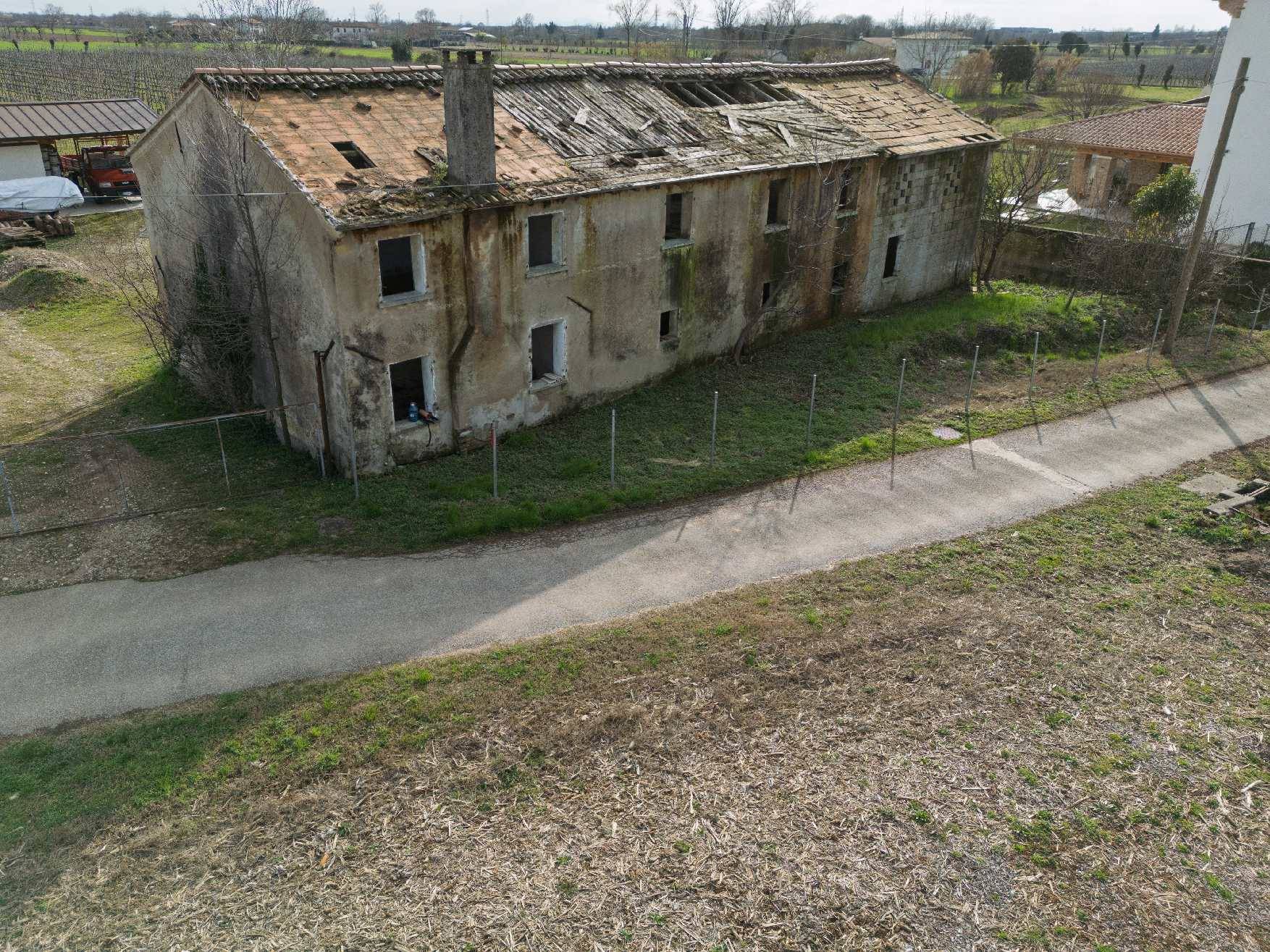 Rustico in vendita a Montebelluna, Contea