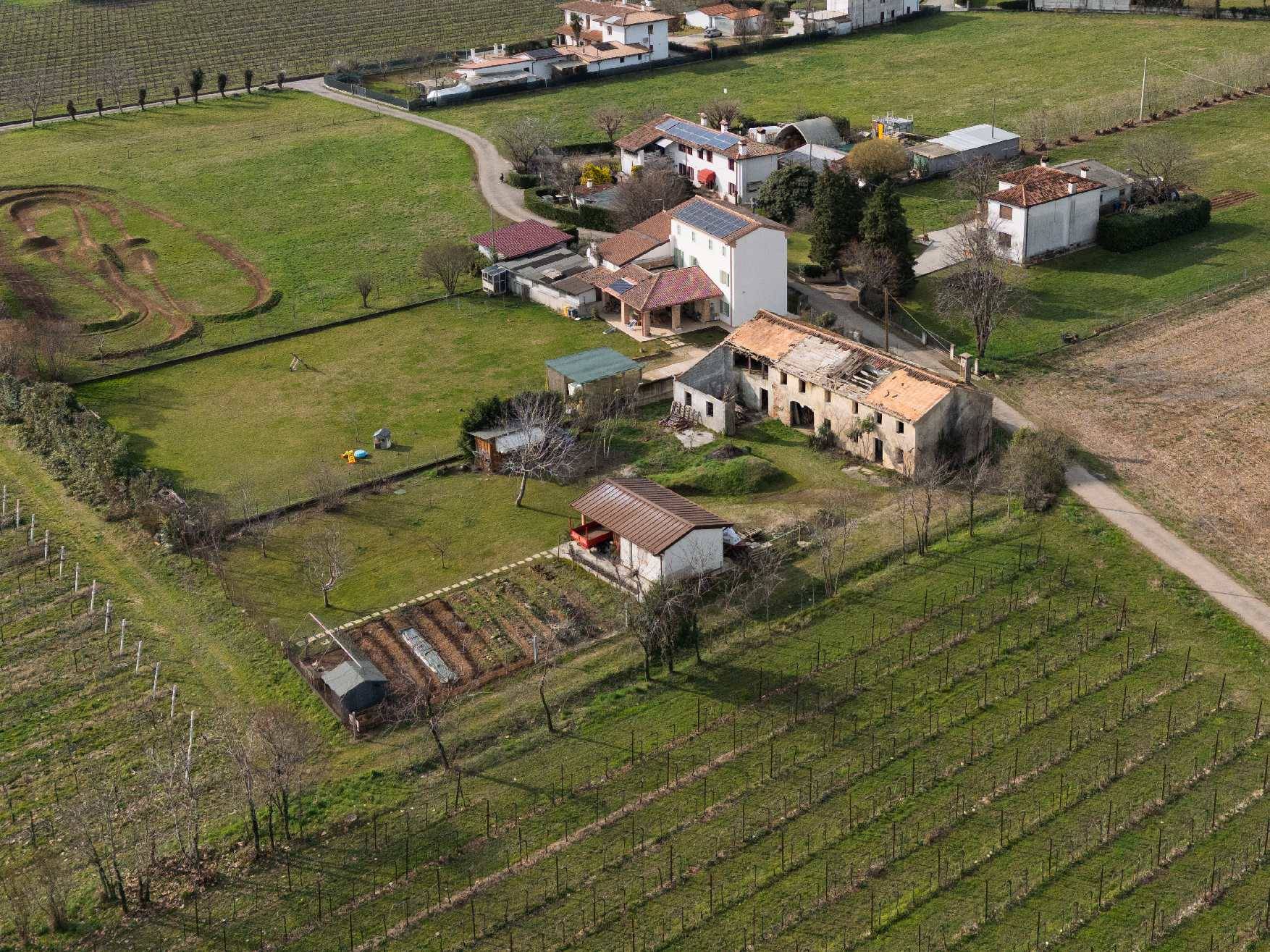 Rustico in vendita a Montebelluna, Contea