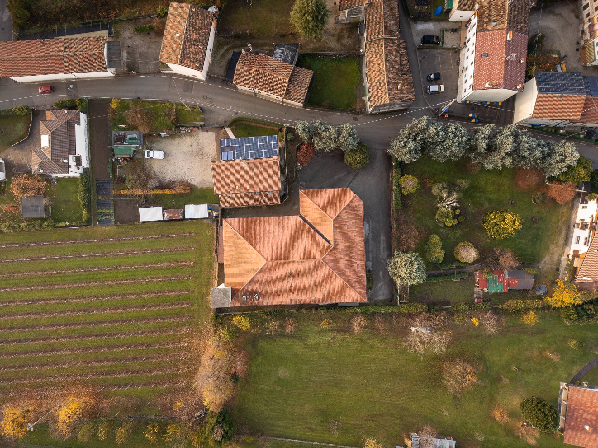 Capannone in vendita a Pederobba, Levada