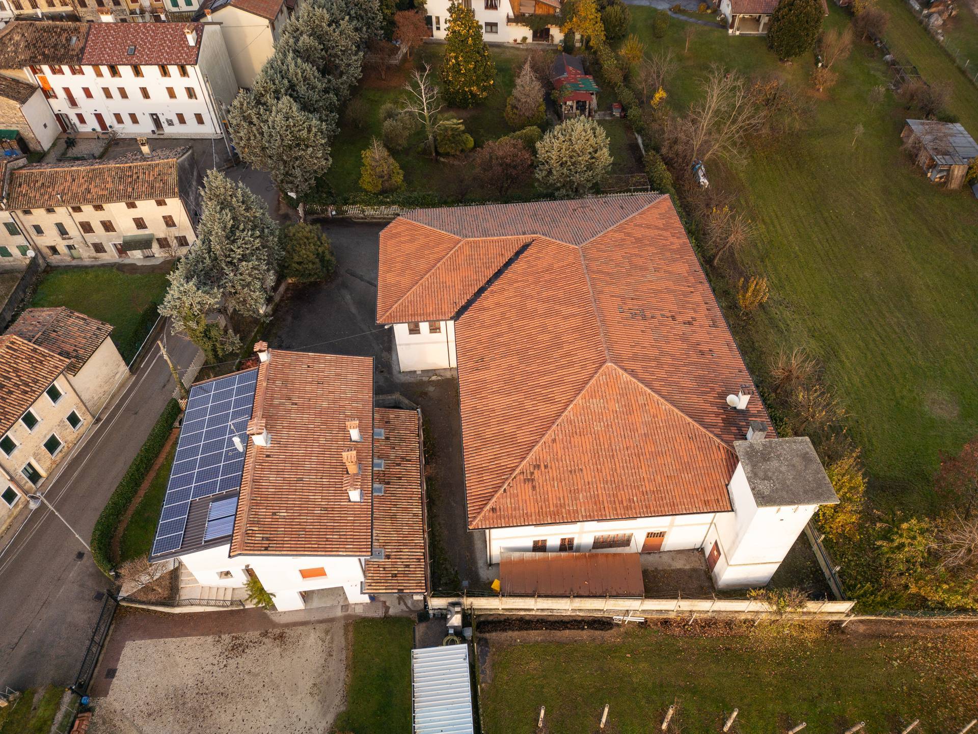 Capannone in vendita a Pederobba, Levada