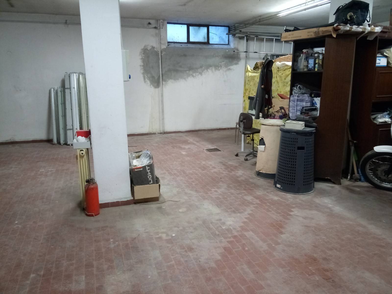 Locale commerciale in affitto a Nova Milanese