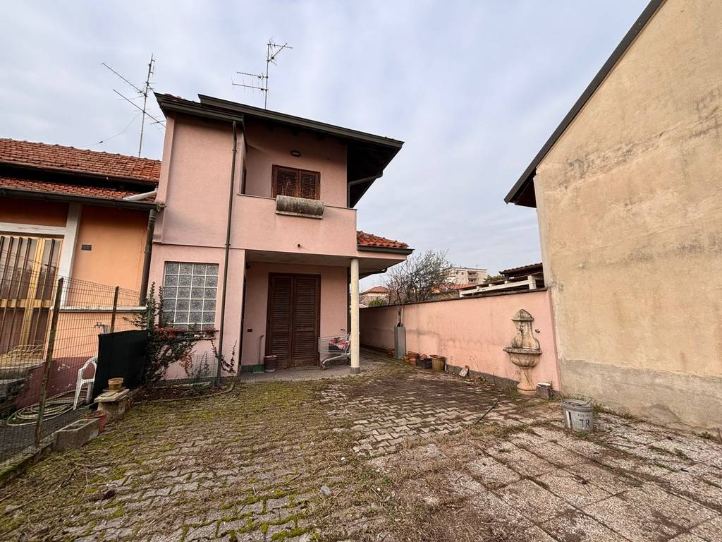 Villa in vendita a Nova Milanese