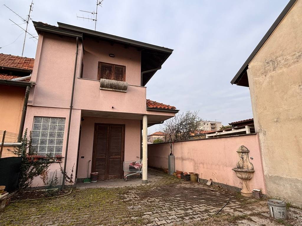 Villa in vendita a Nova Milanese