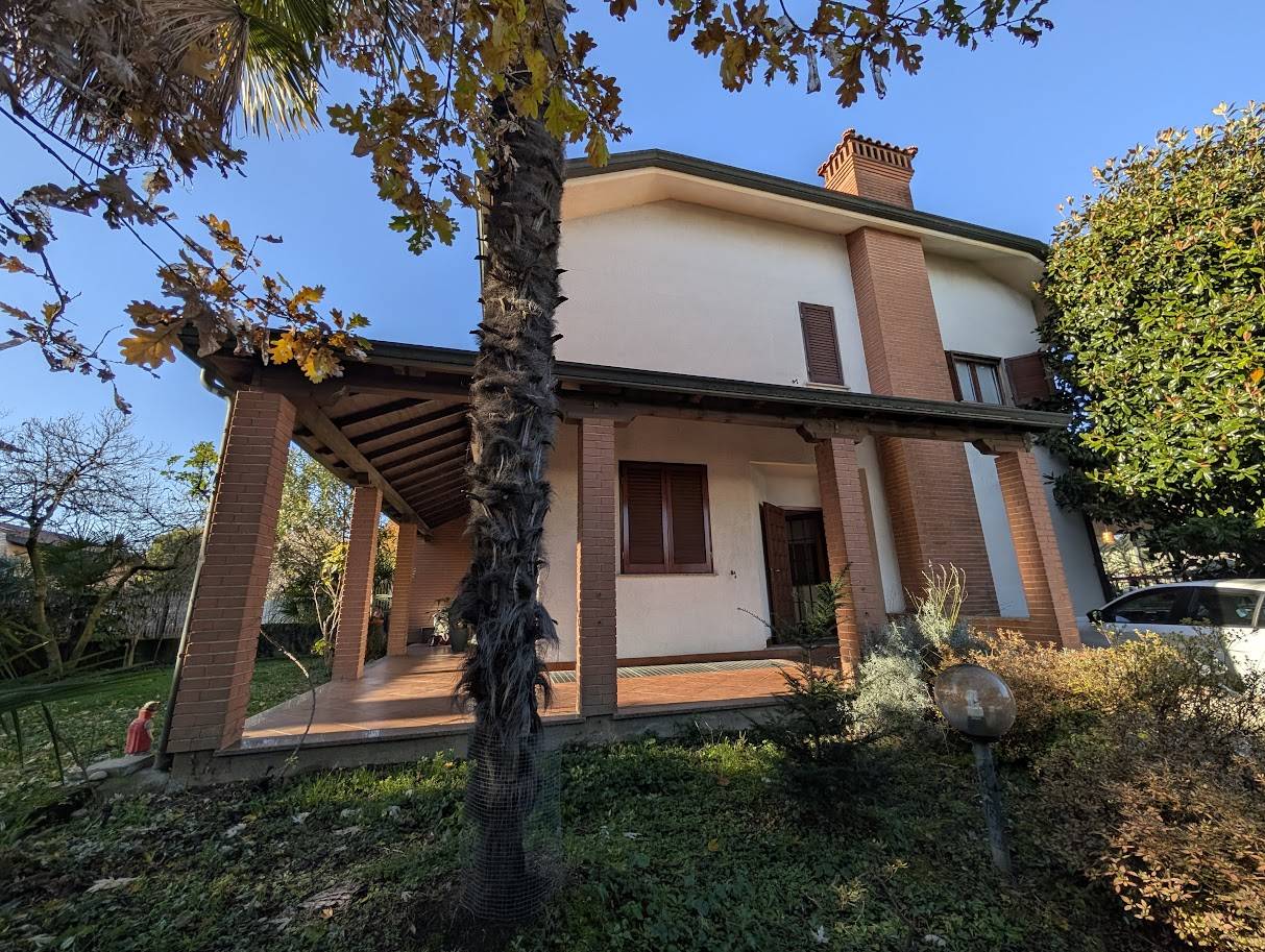 Villa in vendita a Paderno Dugnano
