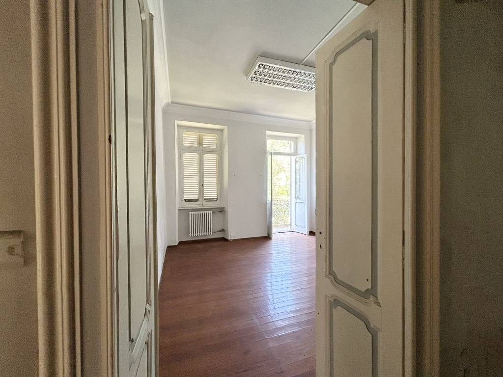 Edificio commerciale o terziario in vendita a Strona