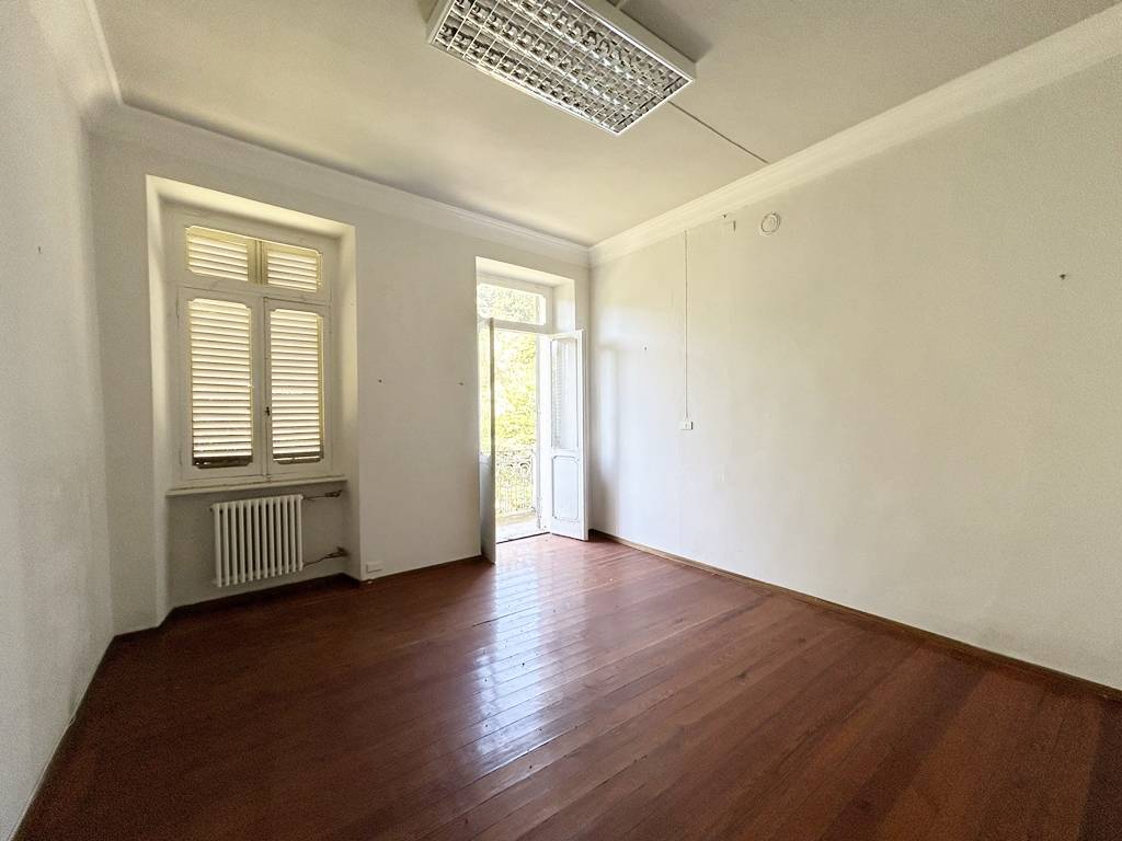 Edificio commerciale o terziario in vendita a Strona