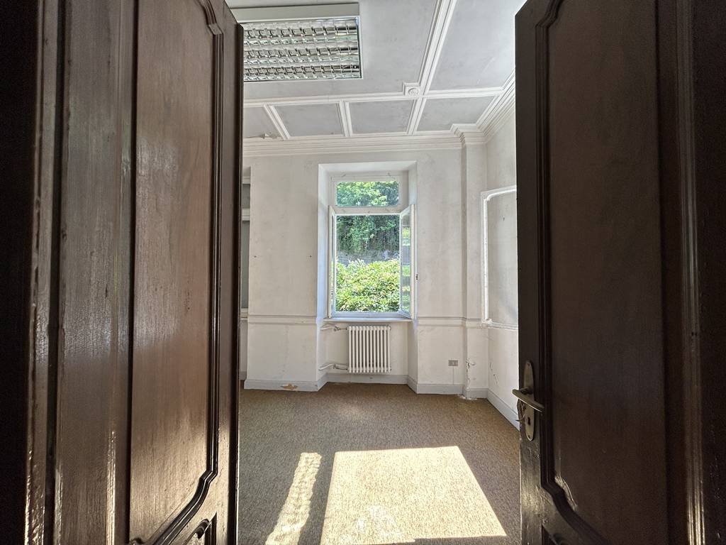 Edificio commerciale o terziario in vendita a Strona