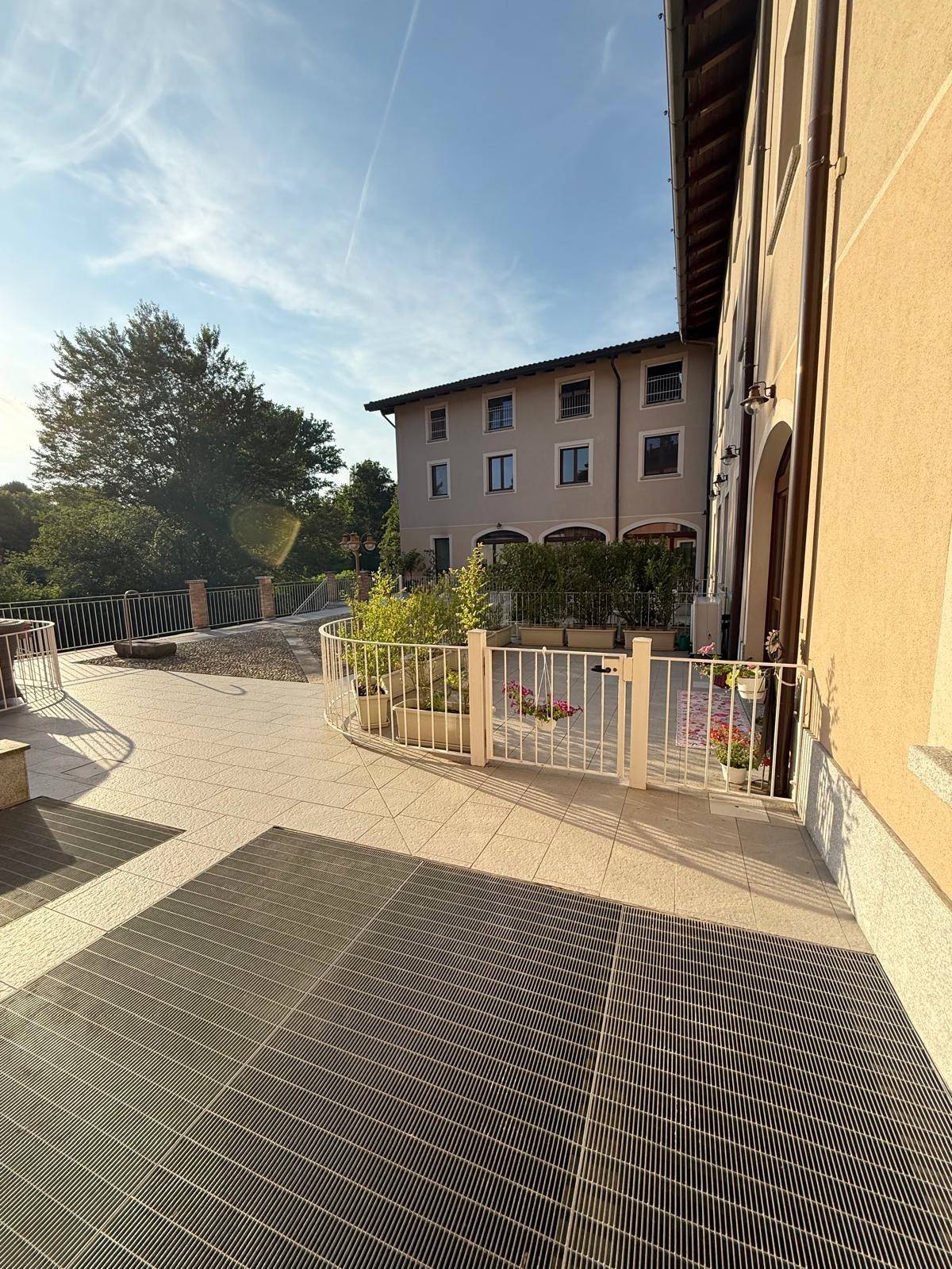 Appartamento in vendita a Carate Brianza