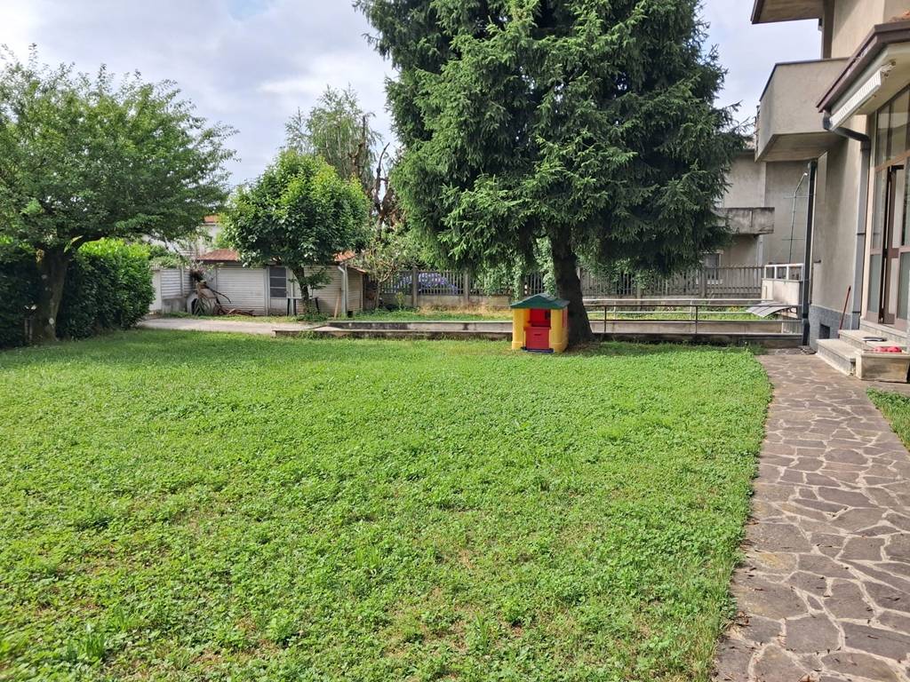 Villetta bifamiliare in vendita a Seveso
