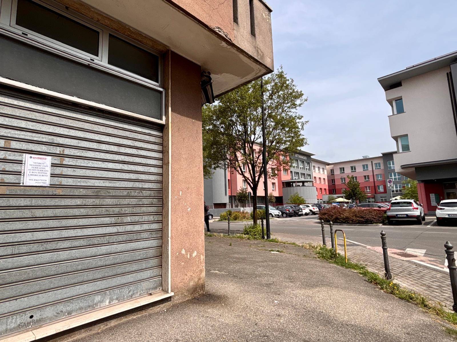 Locale commerciale in vendita a Limbiate