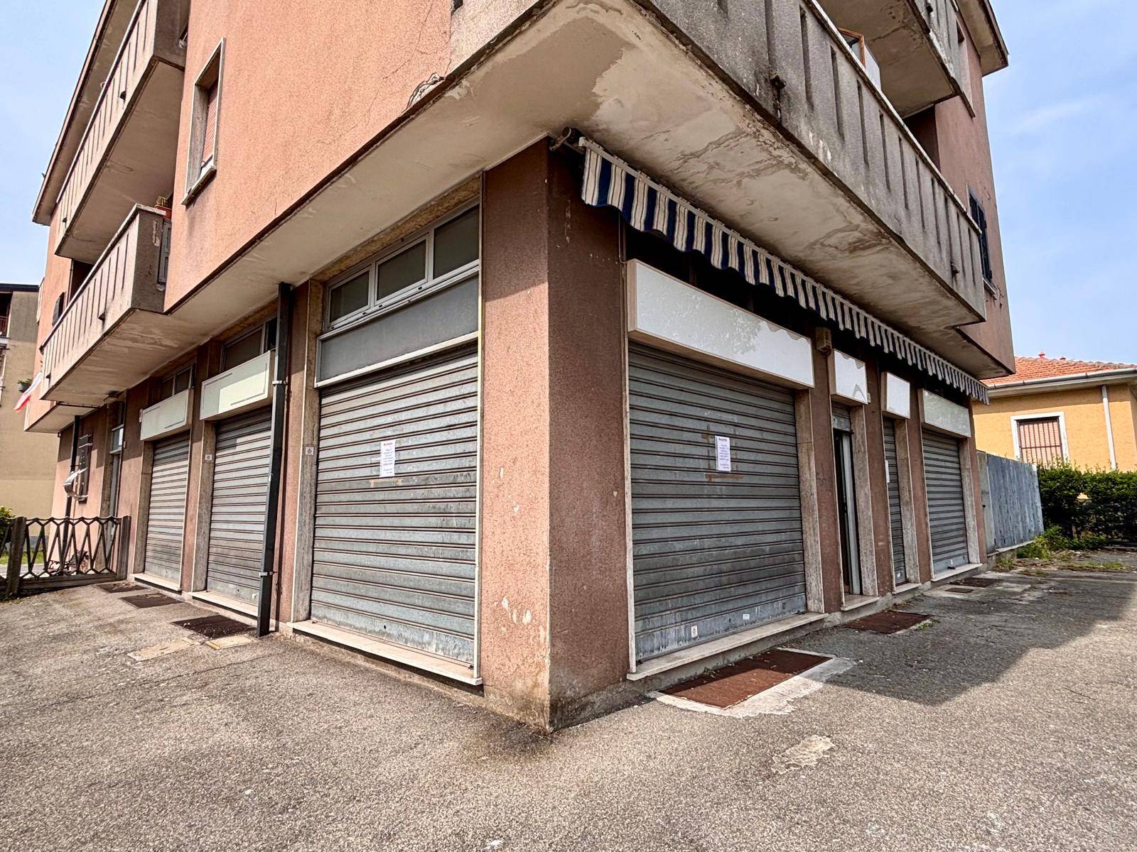 Locale commerciale in vendita a Limbiate