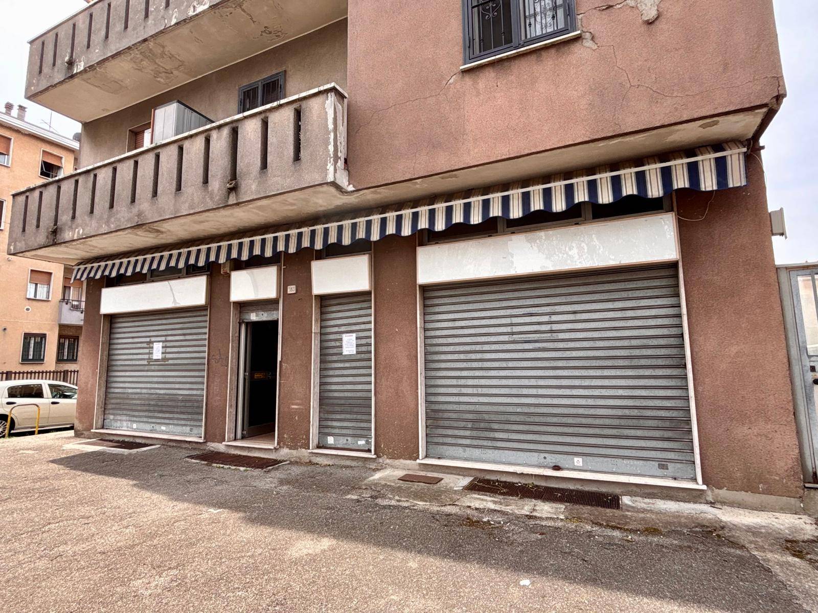Locale commerciale in vendita a Limbiate