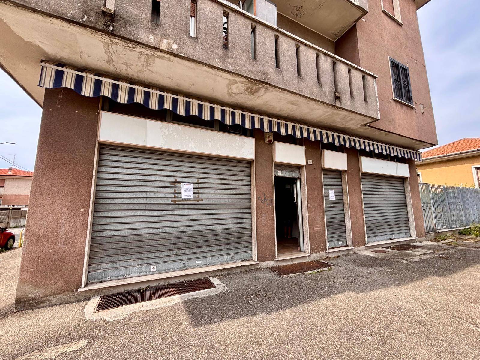 Locale commerciale in vendita a Limbiate