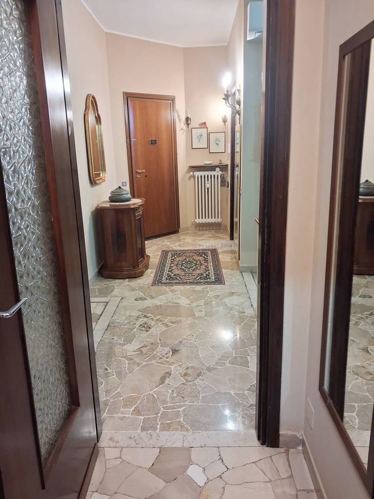 Appartamento in vendita a Seregno