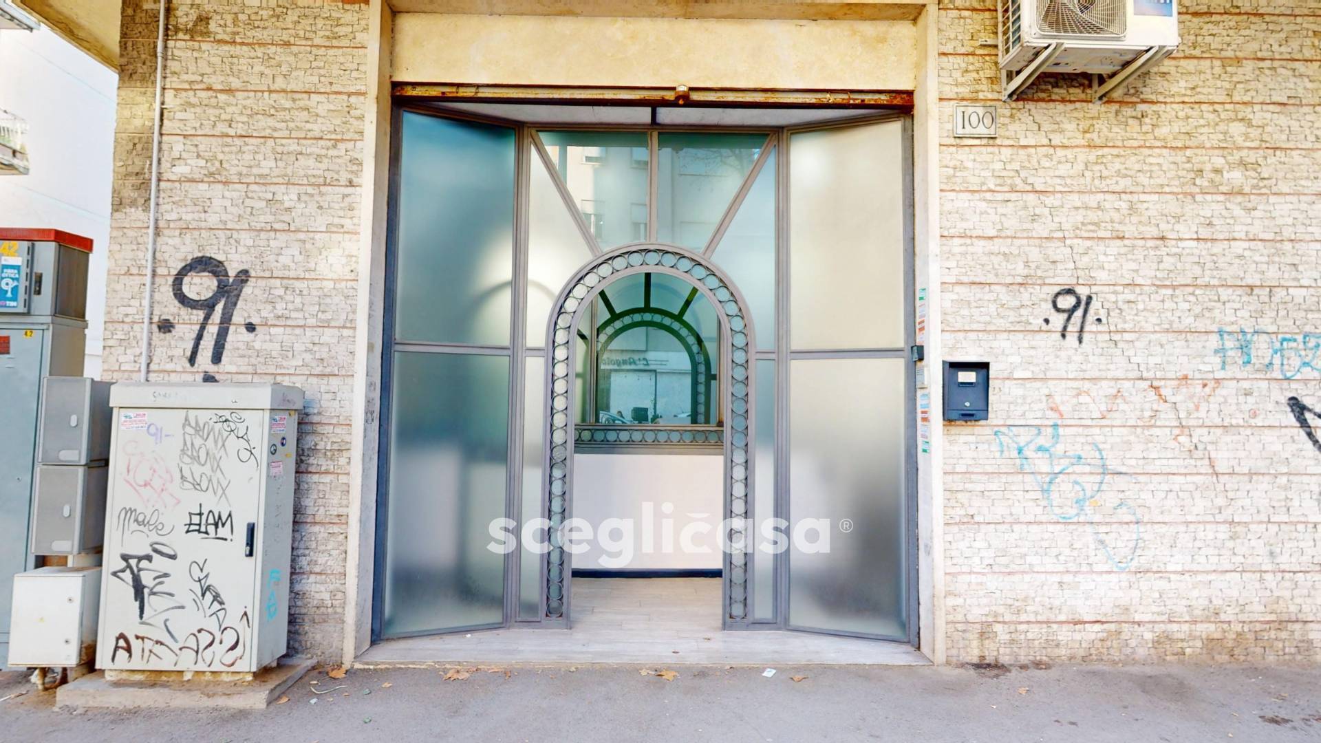 Locale commerciale in affitto a Roma, Appio Latino