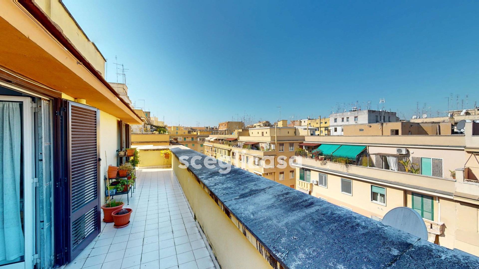 Attico in vendita a Roma, Colli Albani