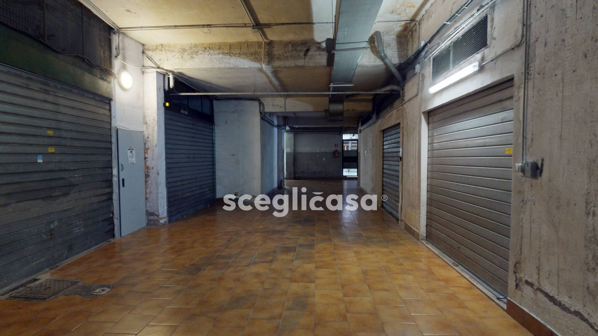 Box o garage in vendita a Roma, Tuscolano