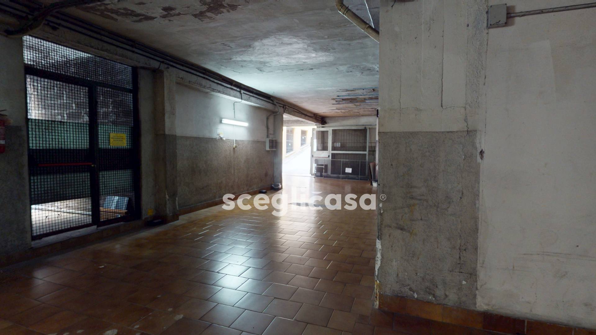 Box o garage in vendita a Roma, Tuscolano