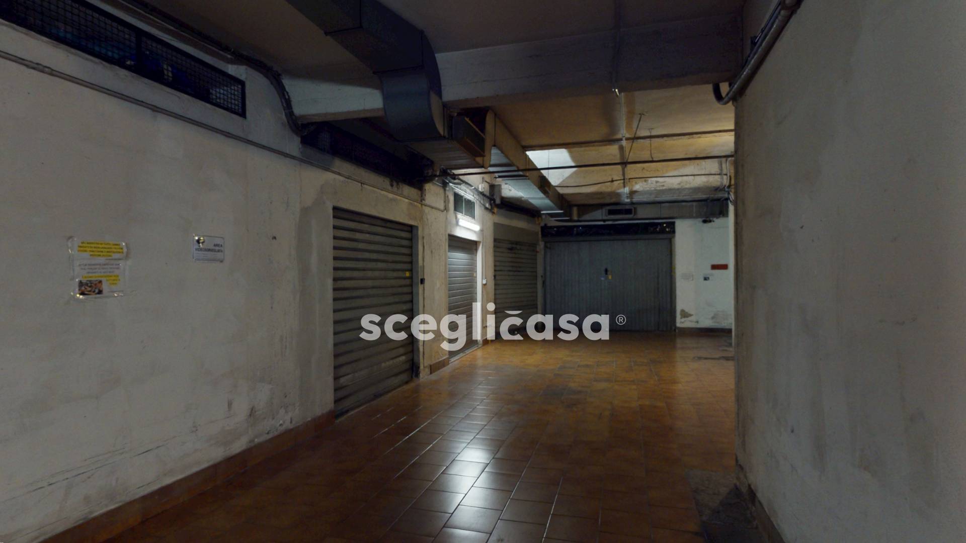 Box o garage in vendita a Roma, Tuscolano