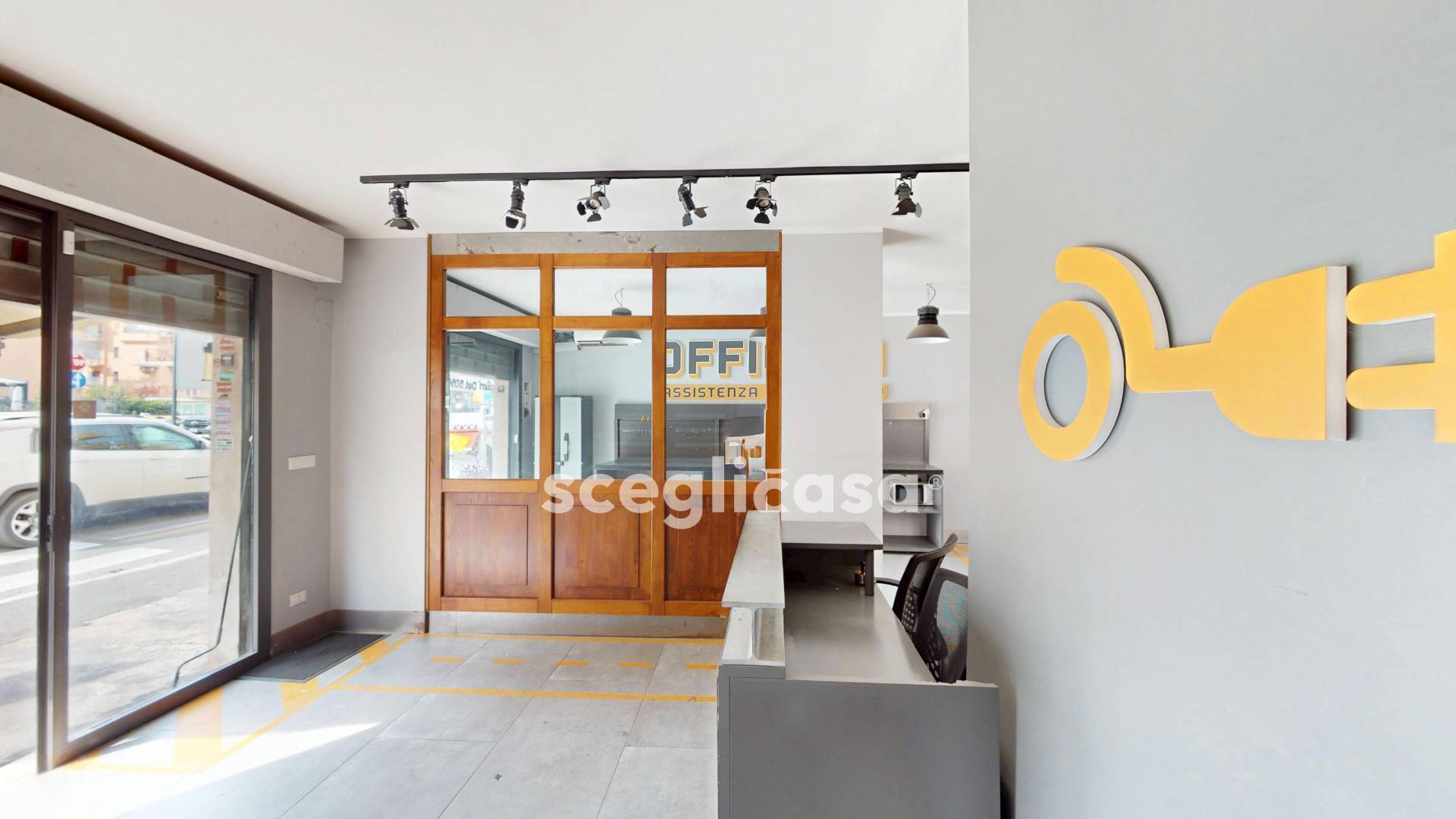 Locale commerciale in affitto a Roma, Colli Albani