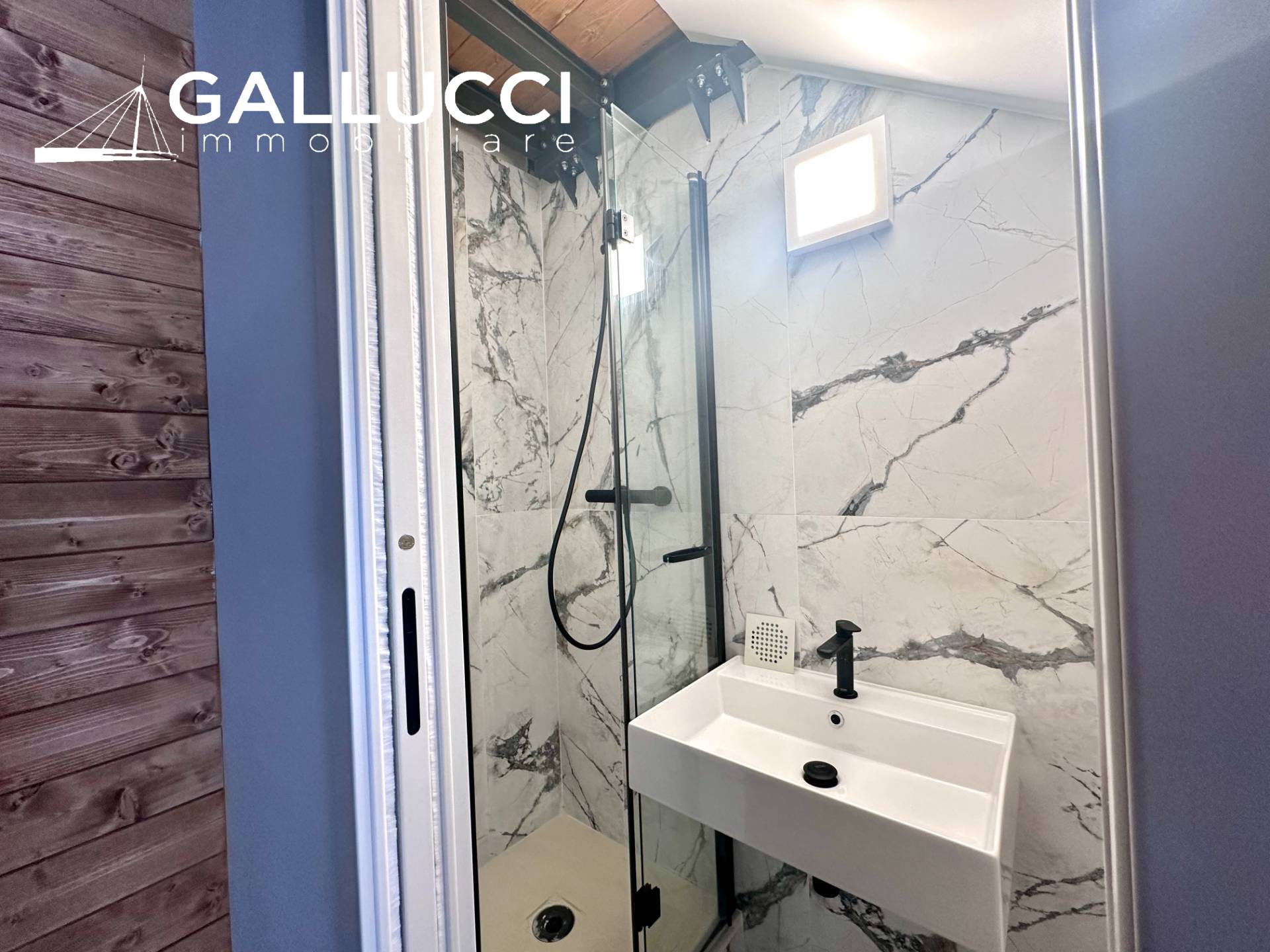 Box o garage in vendita a Pescara