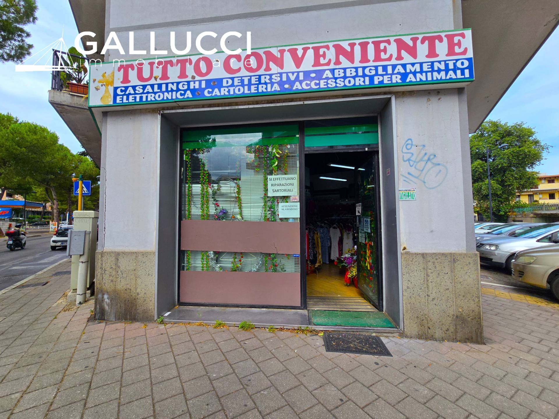 Locale commerciale in vendita a Pescara, Zona Colli