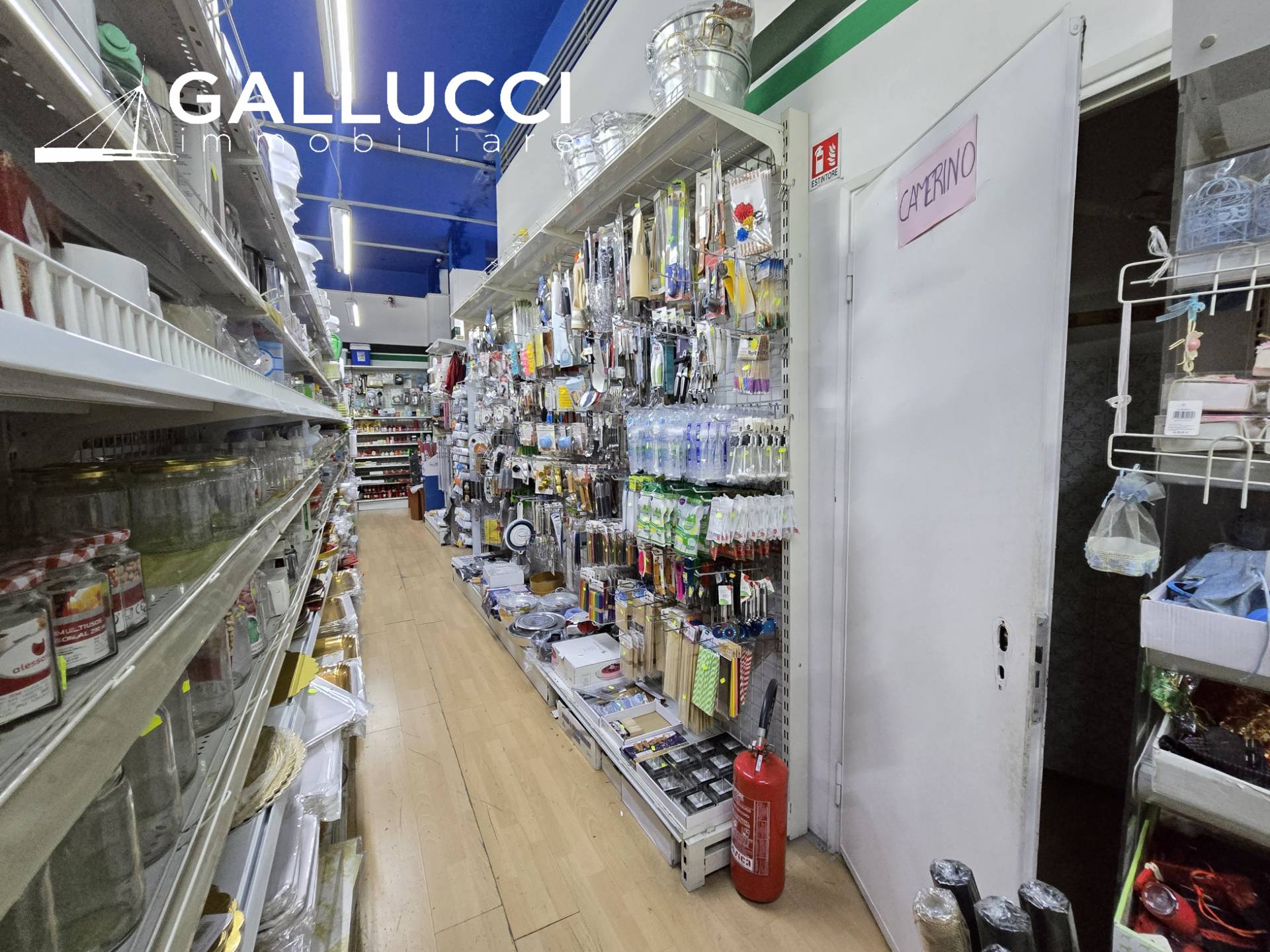 Locale commerciale in vendita a Pescara, Zona Colli