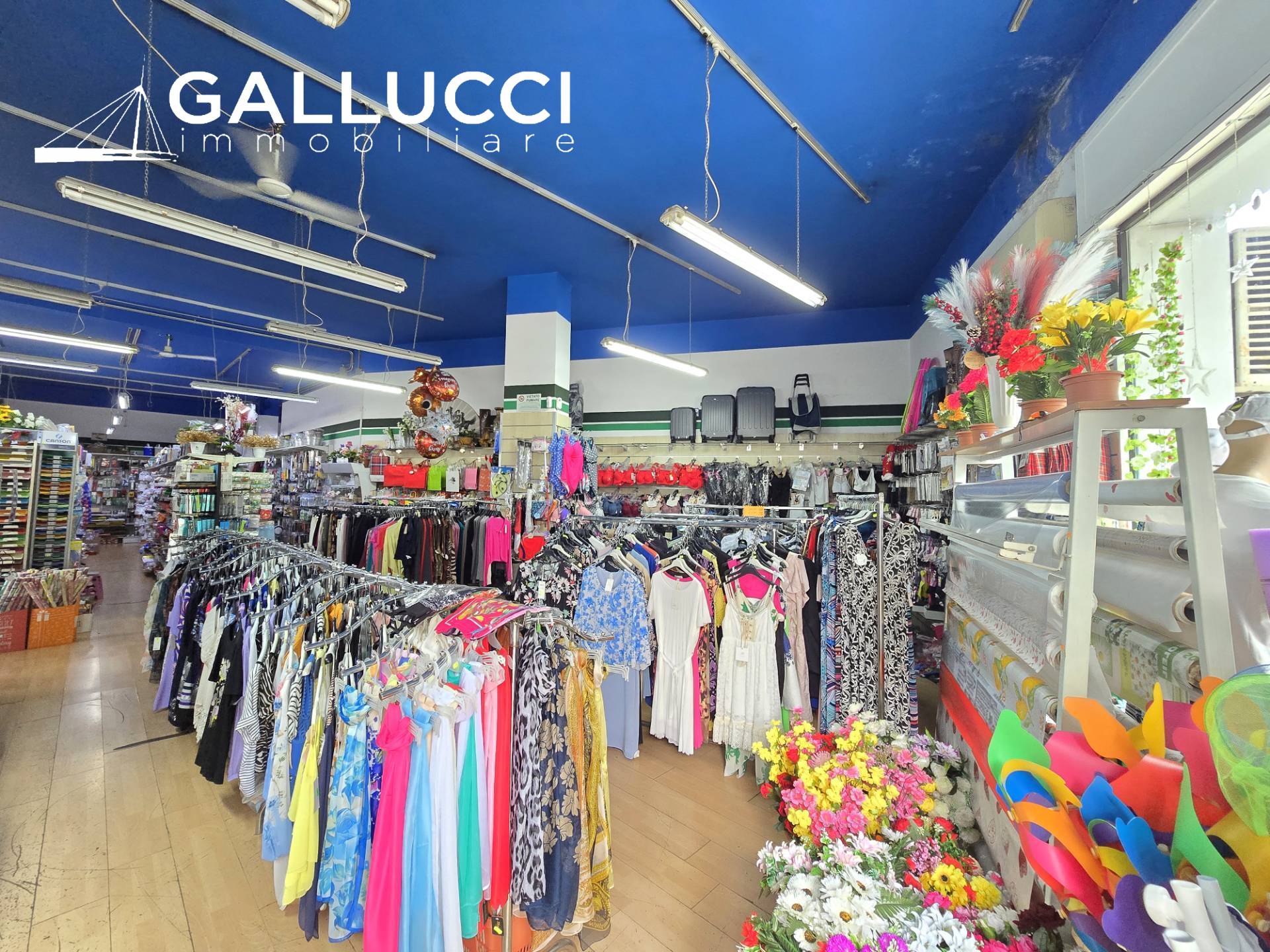 Locale commerciale in vendita a Pescara, Zona Colli