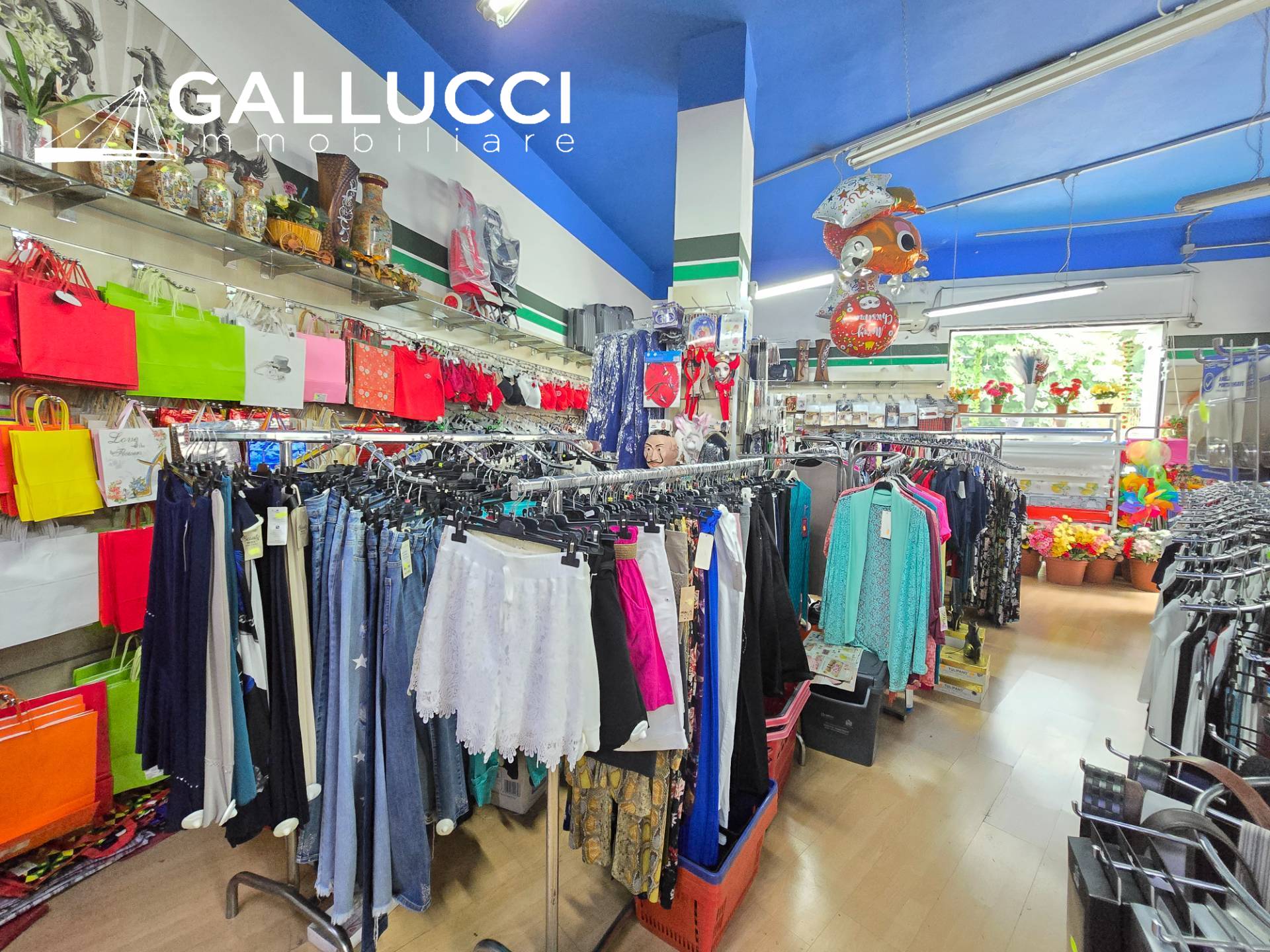 Locale commerciale in vendita a Pescara, Zona Colli