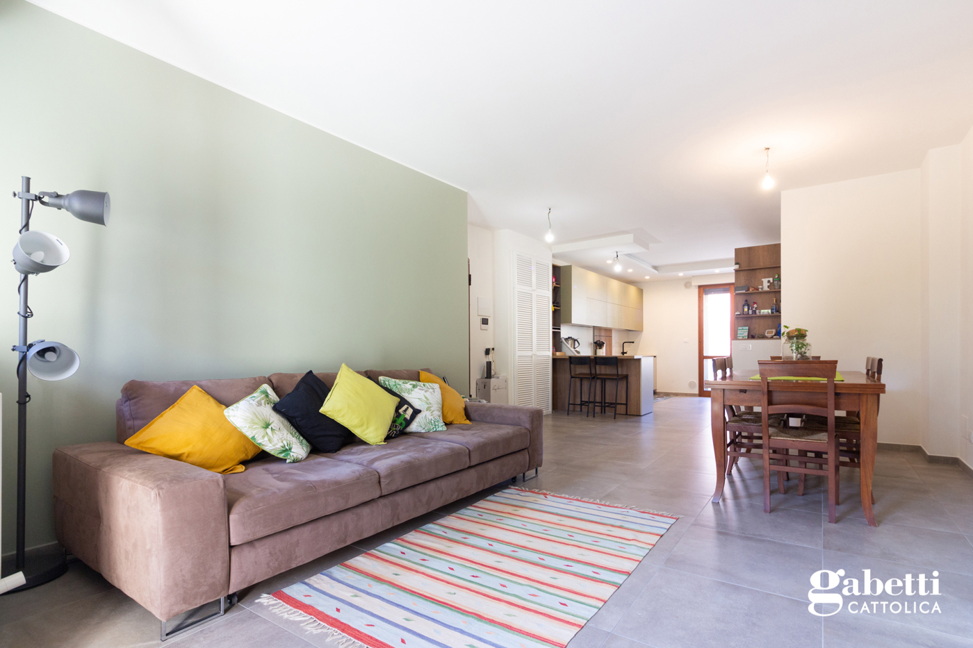 Quadrilocale con box a Pesaro