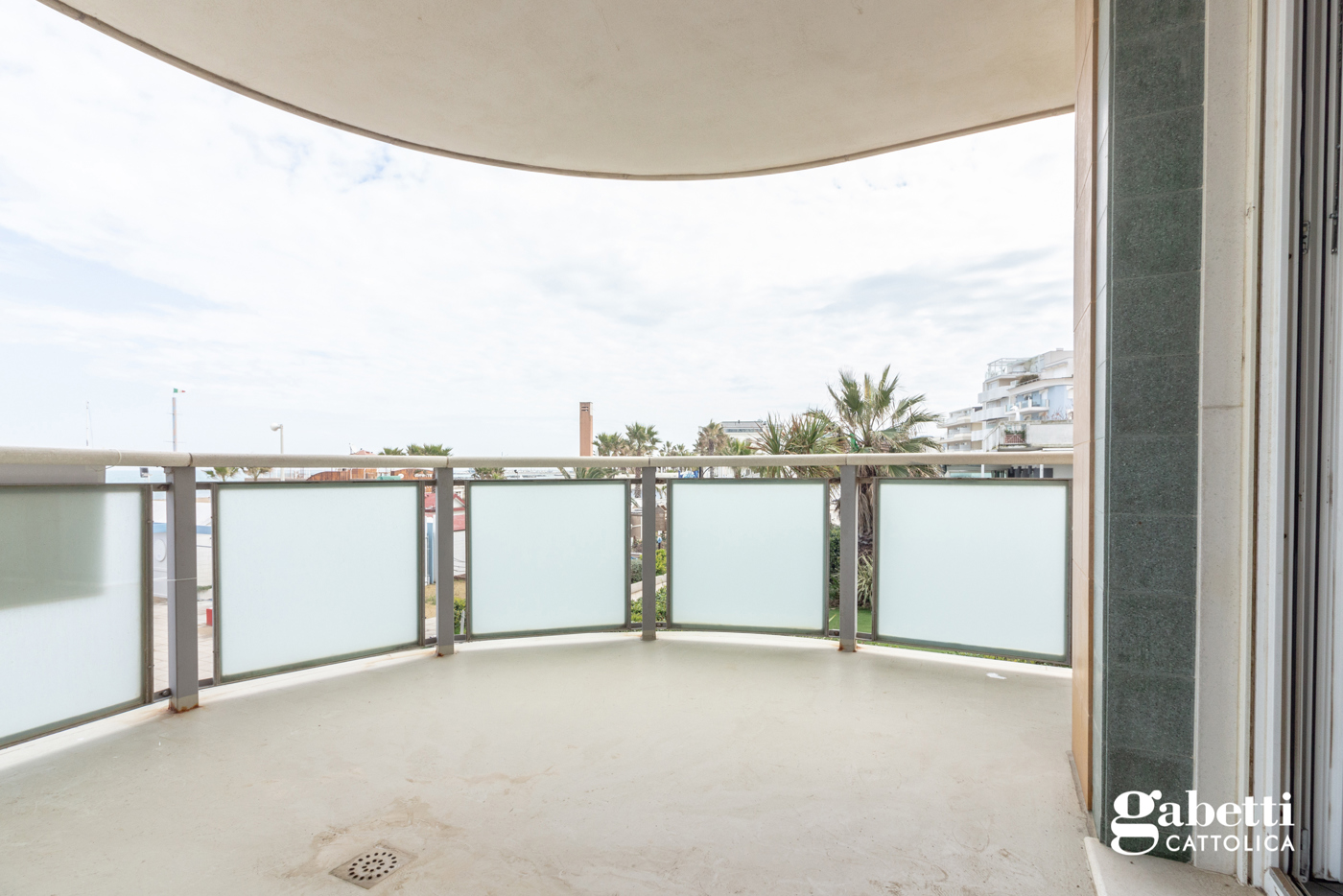 Trilocale con box a Cattolica