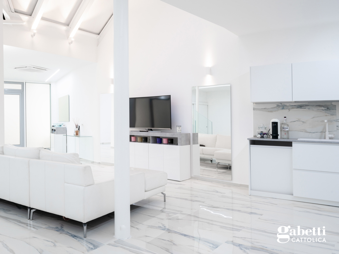 Quadrilocale con box a Cattolica