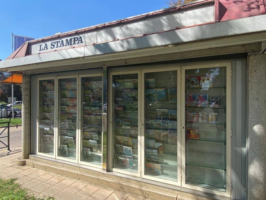 Locale commerciale in vendita a Grugliasco, Centro