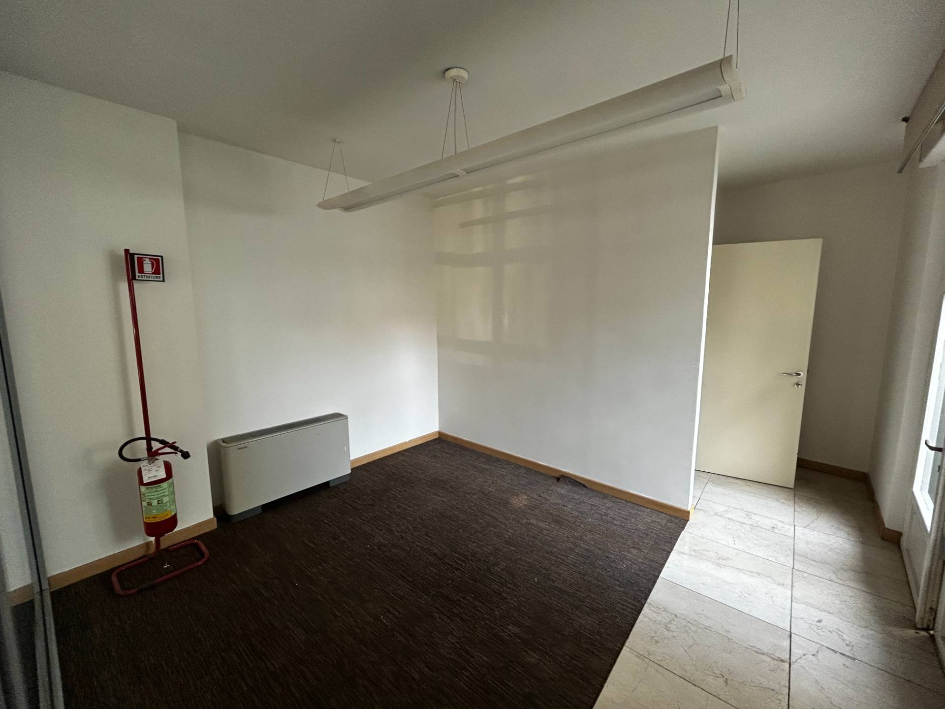 Locale commerciale in vendita a San Mauro Torinese, Centrale