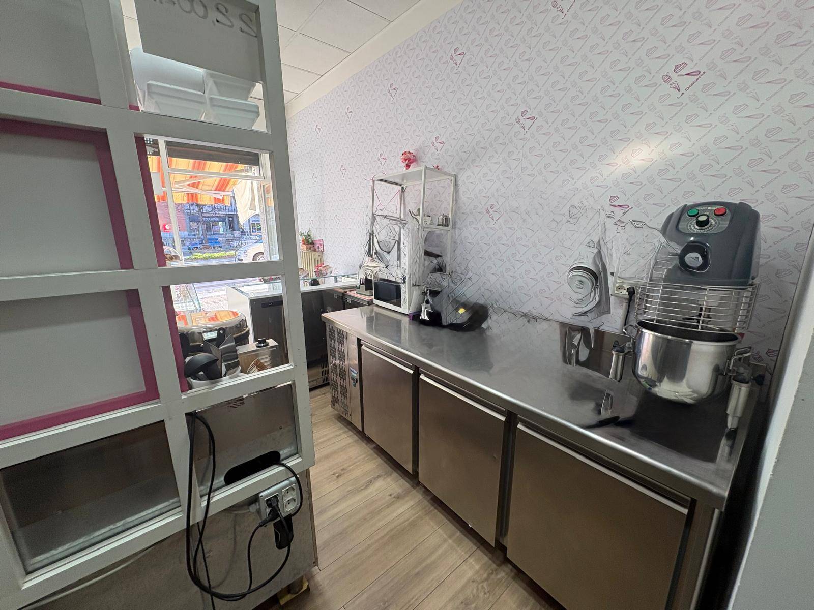 Attivit Commerciale - Pasticceria in vendita a Rivoli, Cascinevica