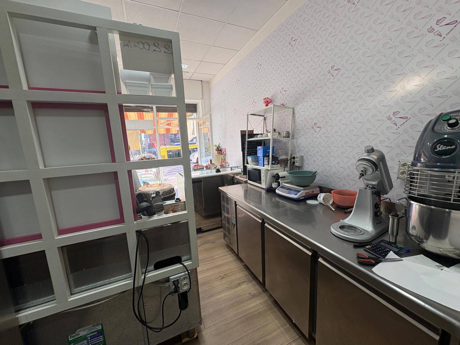 Attivit Commerciale - Pasticceria in vendita a Rivoli, Cascinevica