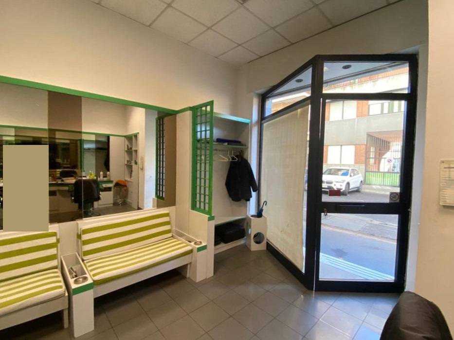 Locale commerciale in vendita a Torino, Pozzo Strada