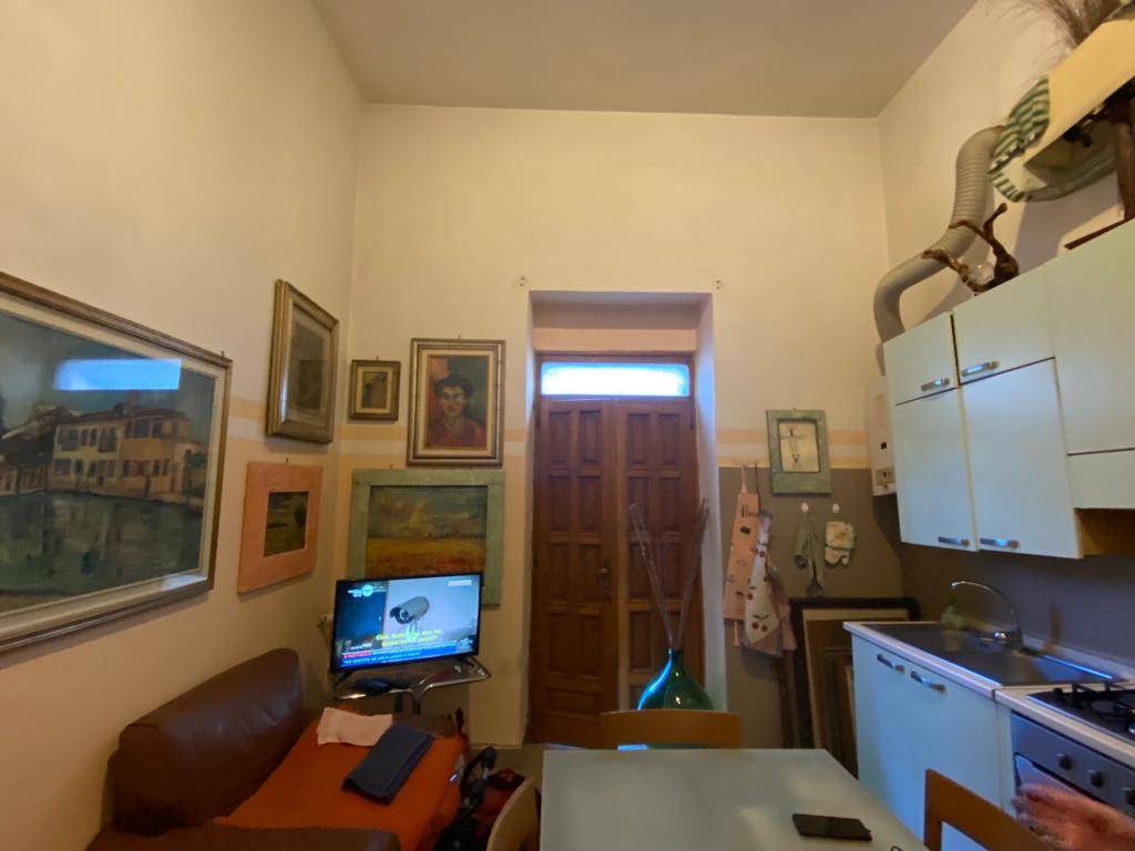 Locale commerciale in vendita a Torino, Pozzo Strada