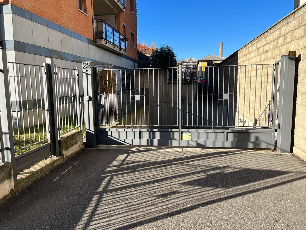 Box o garage in vendita a Collegno, Leuman