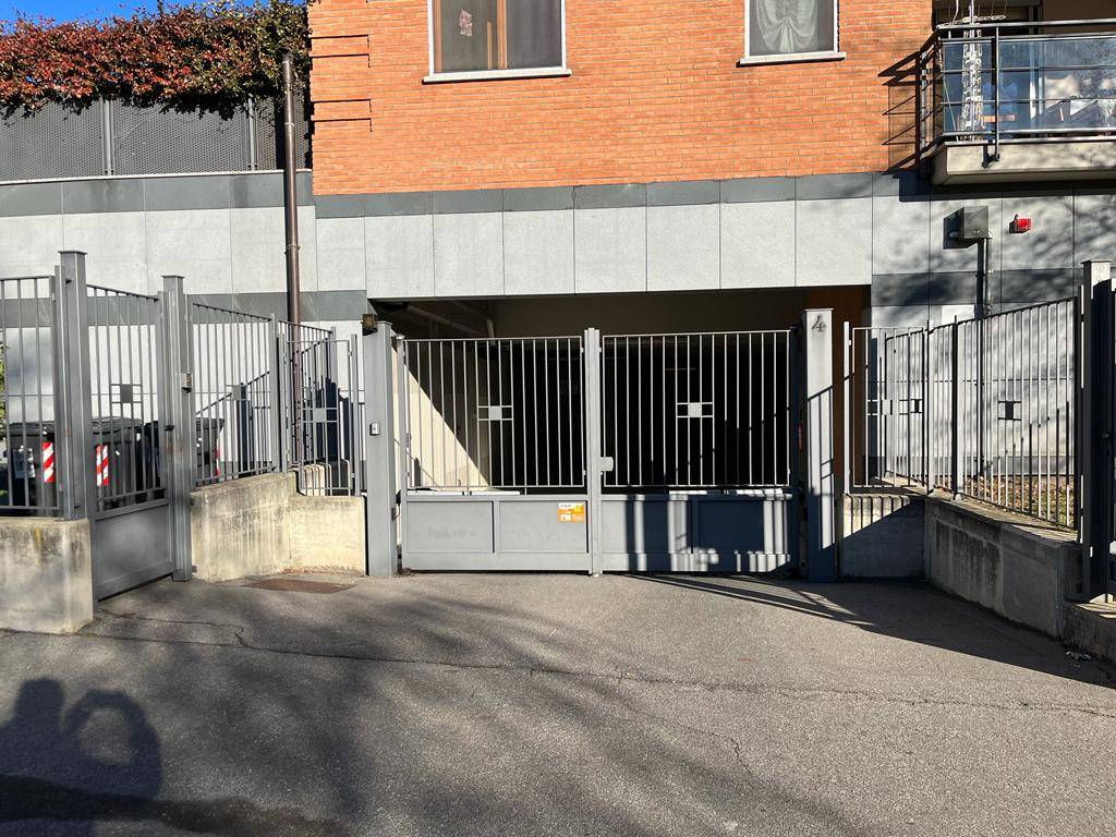 Box o garage in vendita a Collegno, Leuman