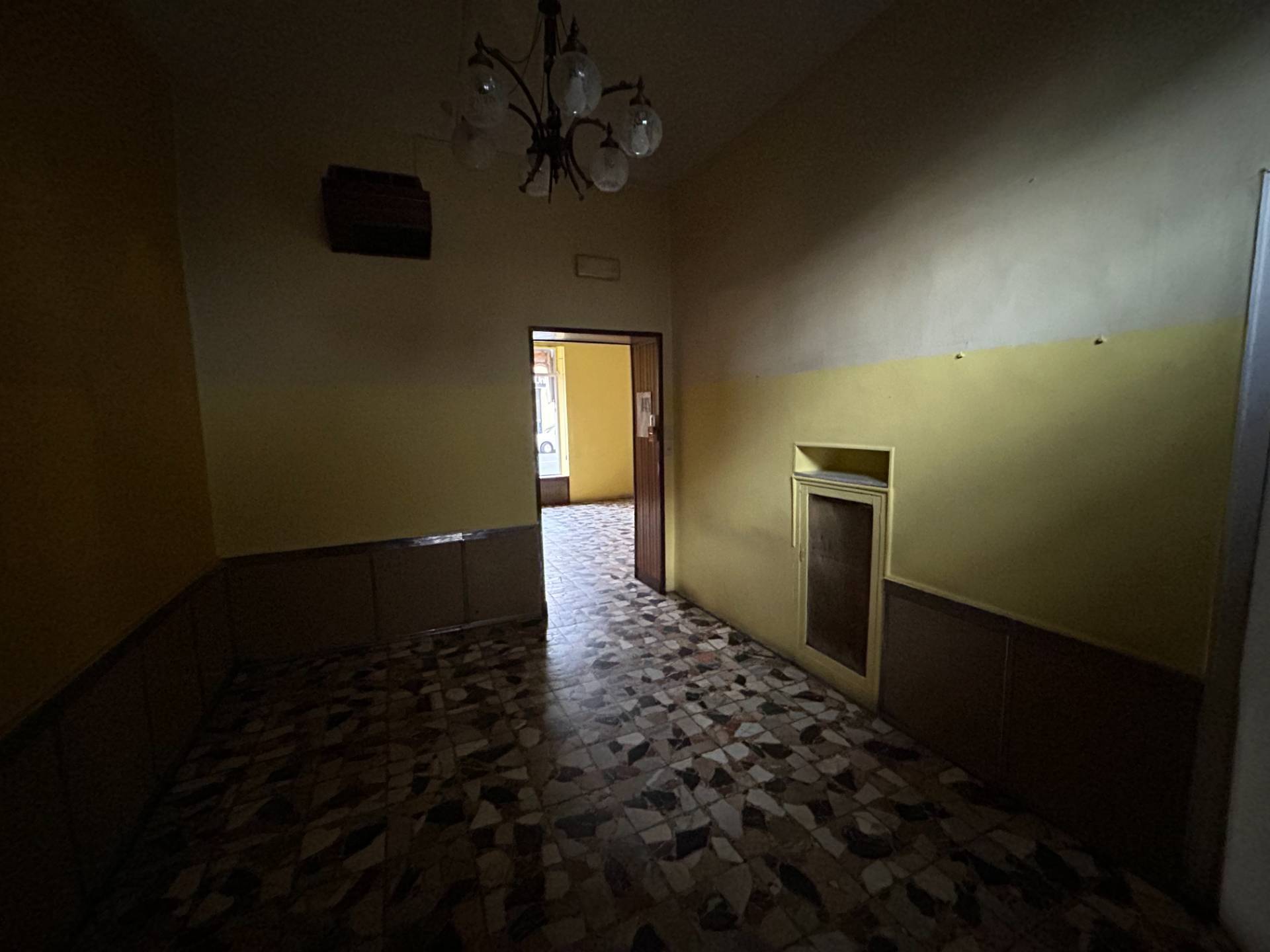 Locale commerciale in affitto a Torino, Valdocco - Aurora