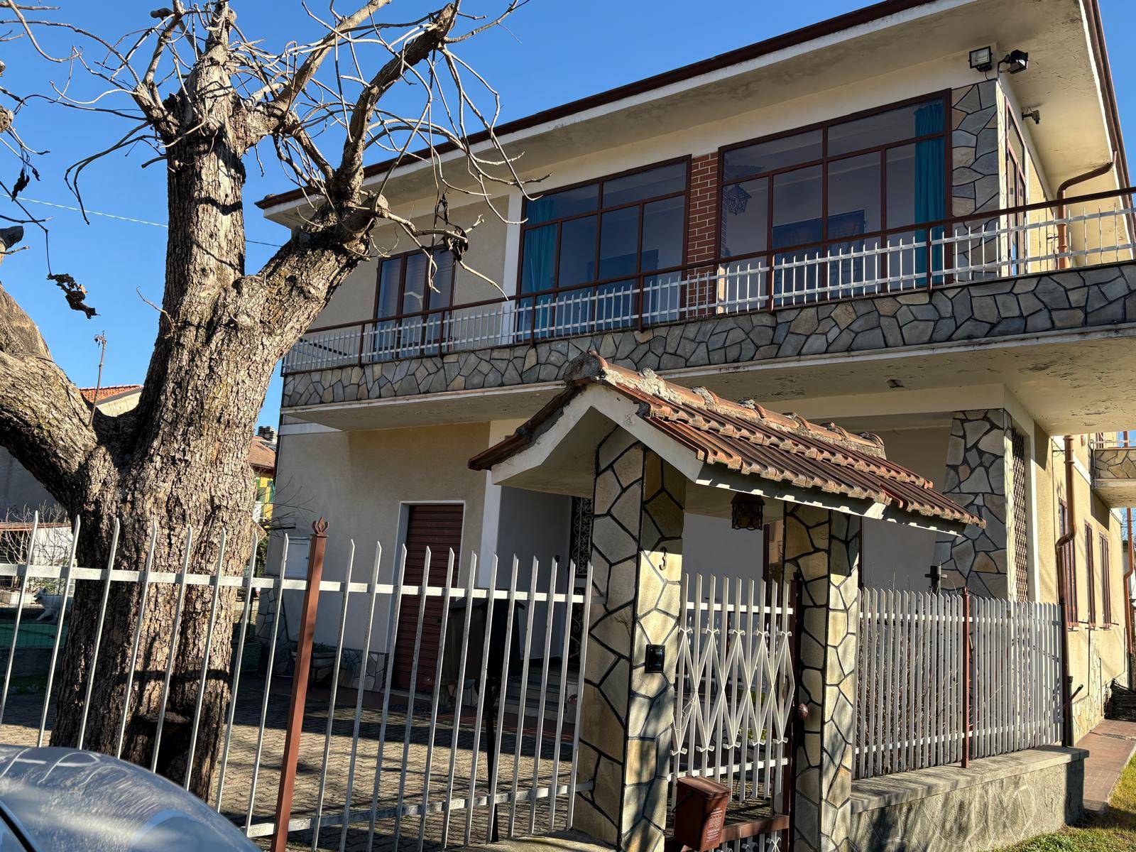 Casa indipendente in vendita a Sant'Ambrogio di Torino