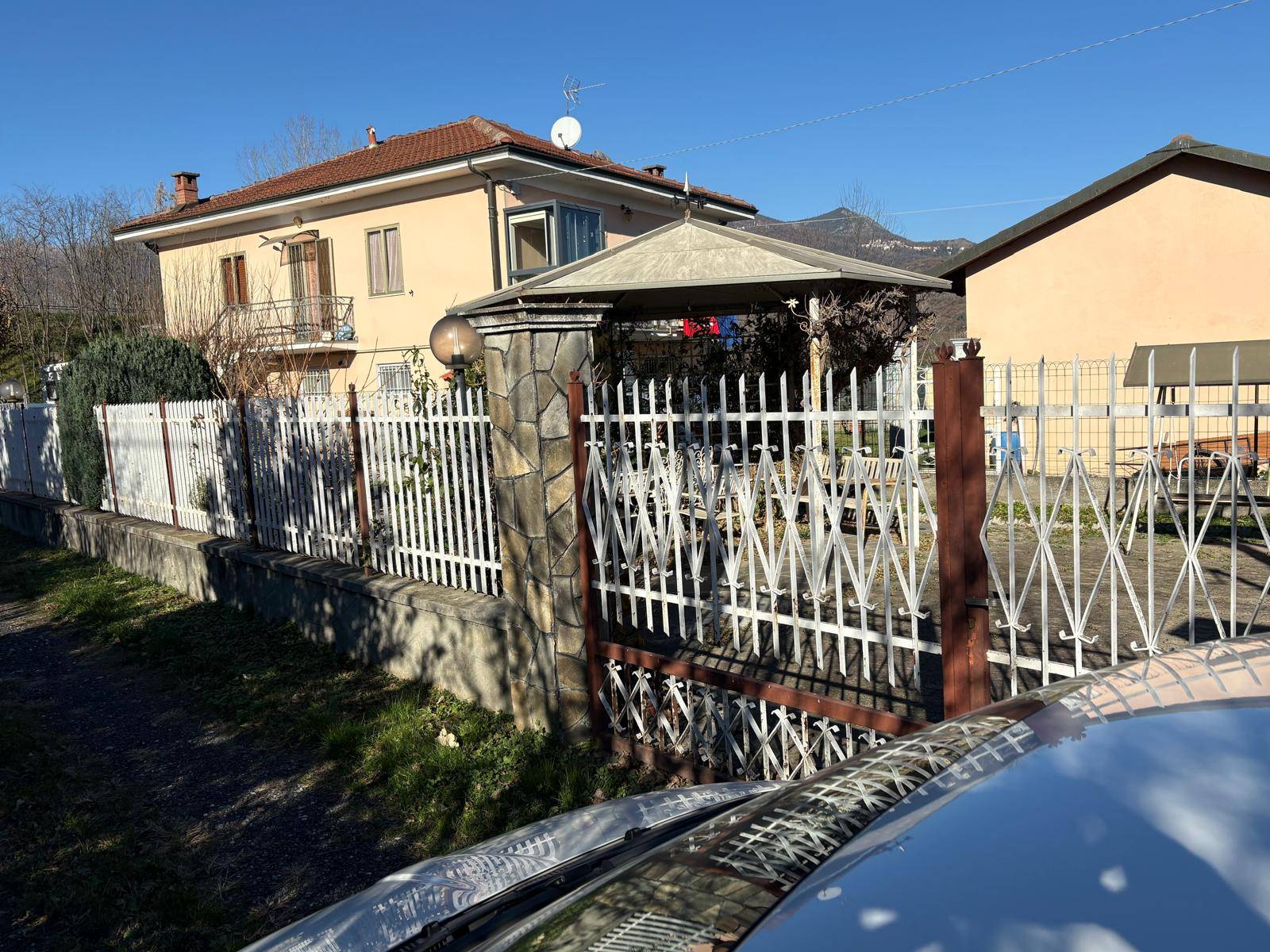 Casa indipendente in vendita a Sant'Ambrogio di Torino