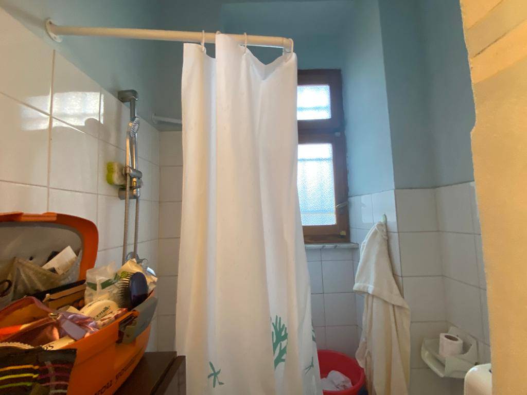 Locale commerciale in vendita a Torino, Pozzo Strada