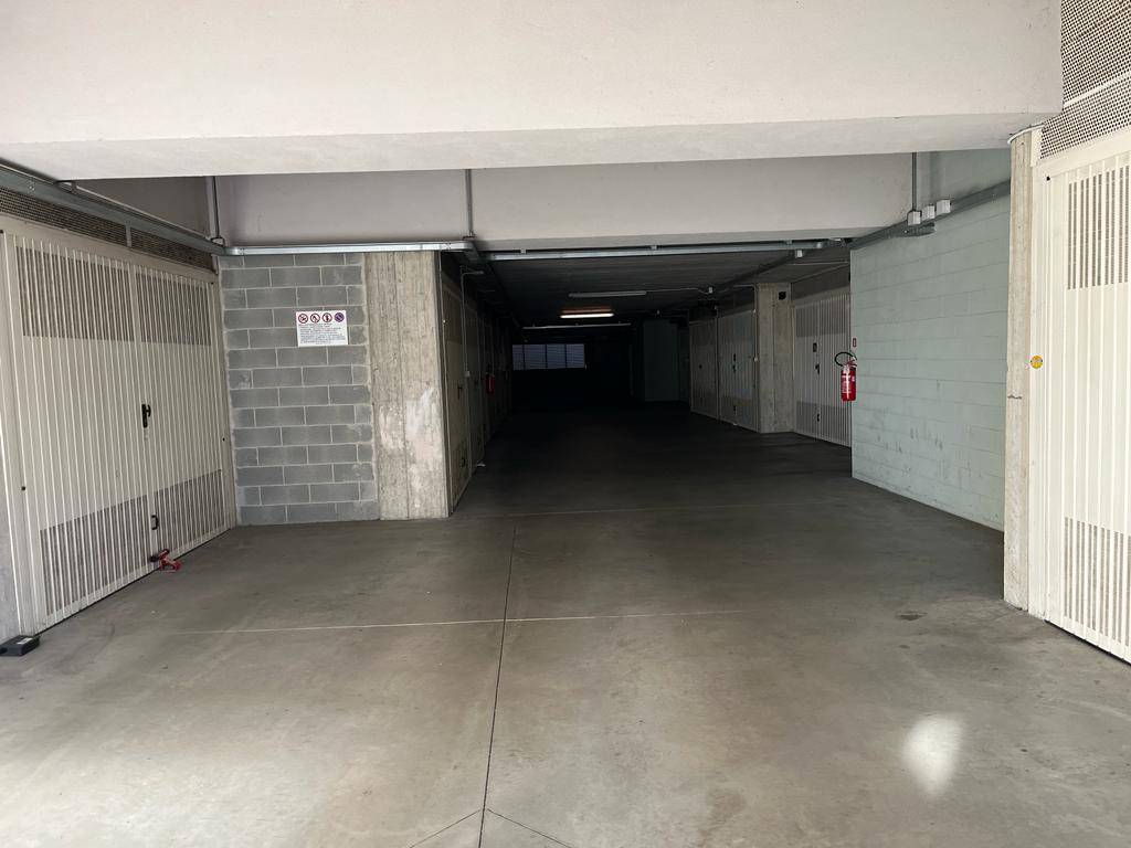 Box o garage in vendita a Collegno, Leuman