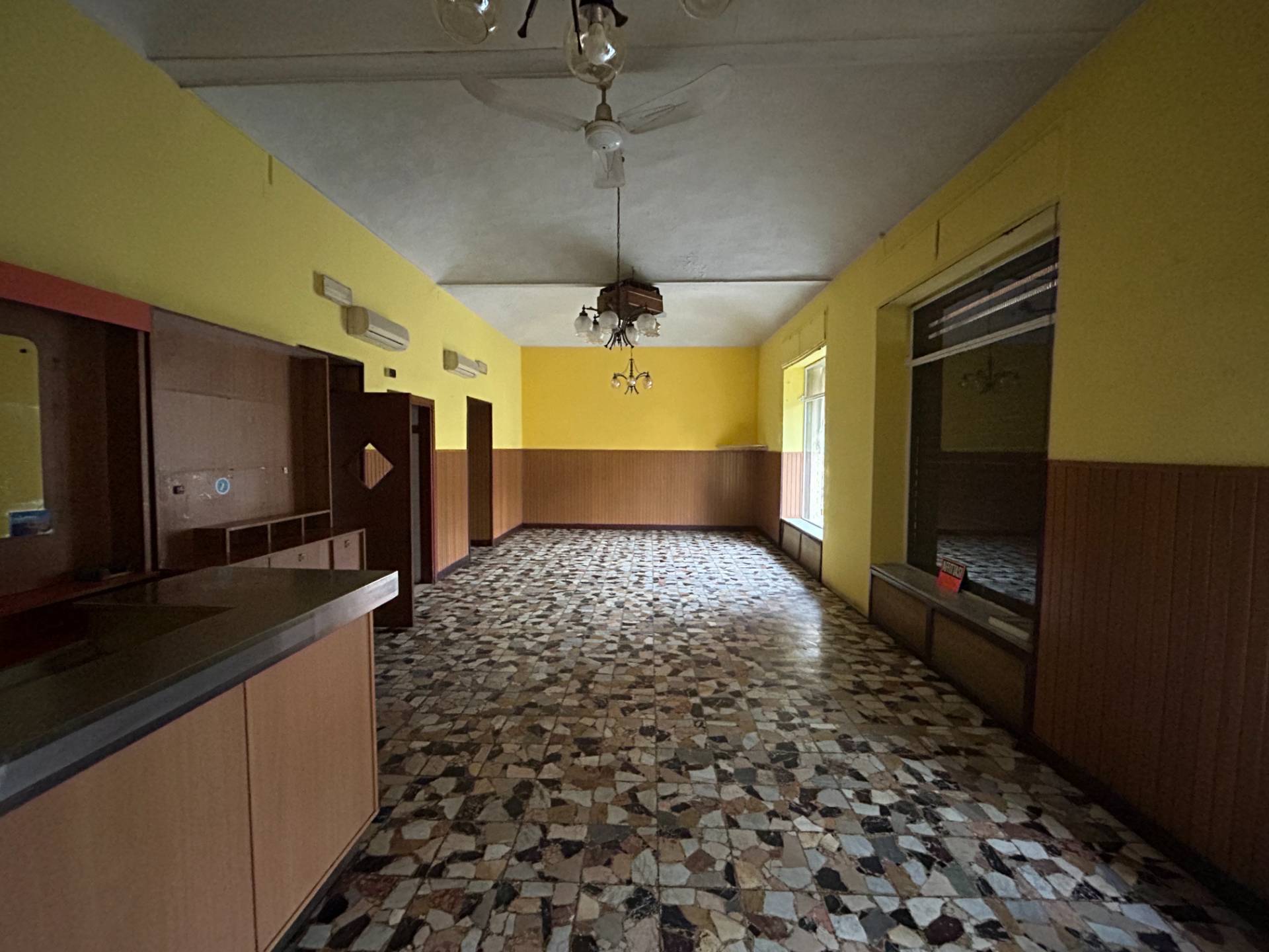 Locale commerciale in affitto a Torino, Valdocco - Aurora