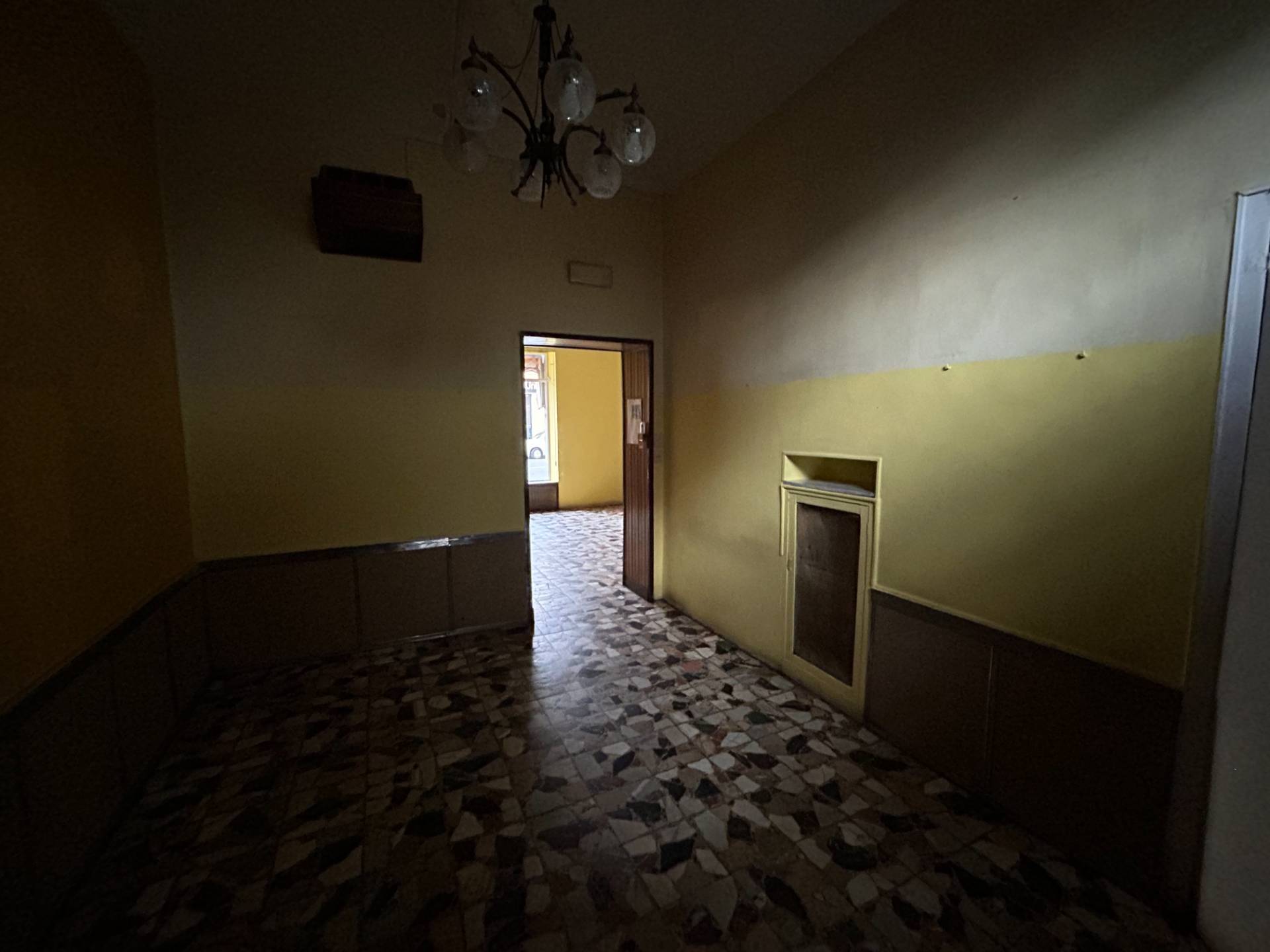 Locale commerciale in affitto a Torino, Valdocco - Aurora