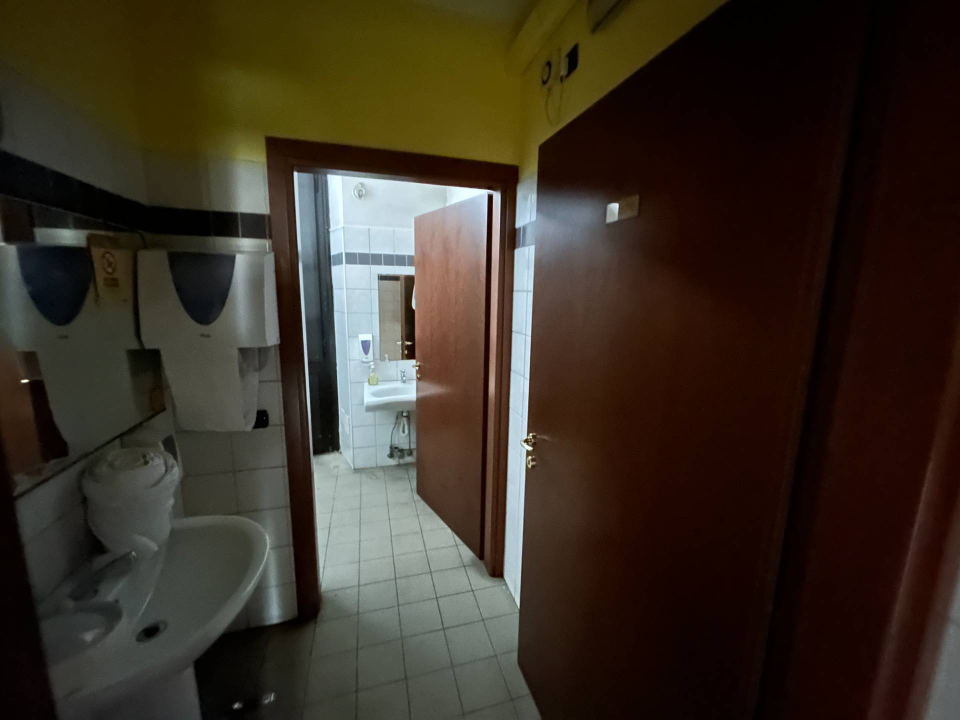 Locale commerciale in affitto a Torino, Valdocco - Aurora