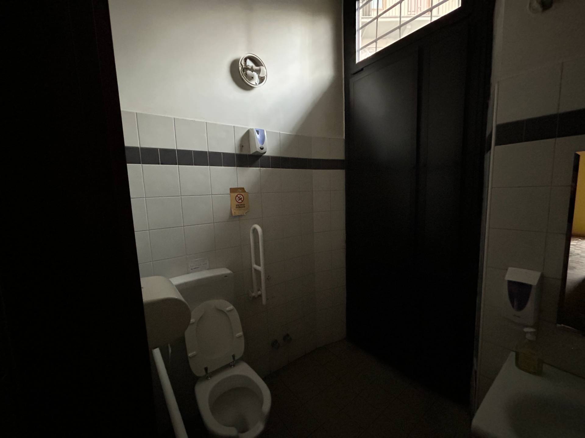 Locale commerciale in affitto a Torino, Valdocco - Aurora