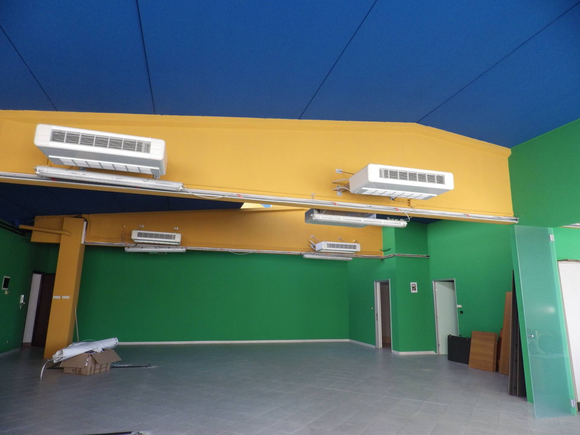 Locale commerciale in vendita a Rosta, Corso Moncenisio